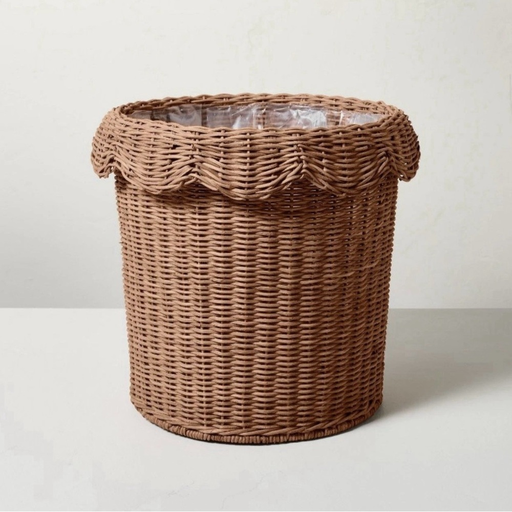 12 Inch Hearth & Hand Magnolia Scalloped Rattan Woven Planter Basket Plant NEW